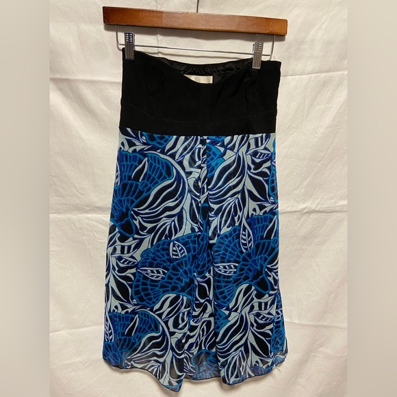 Gorgeous dress 👗 - Picture 2 of 6